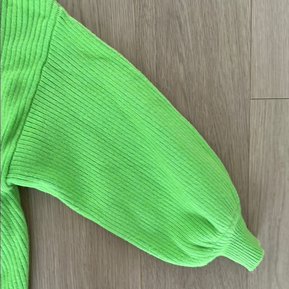 Vibrant Green Ribbed Sweater - Picture 3 of 3